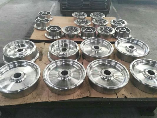 Dövme Vinç Çelik Raylı Tekerlekler 42CrMo Malzeme Cıvata Delikli 380mm Çap